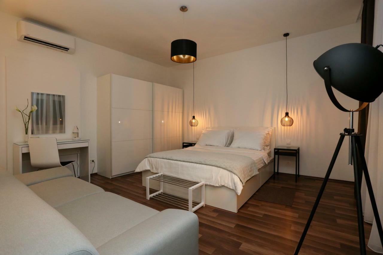 Marton & Martinis Superior Apartments - Spacious One-Room Apartments - Excellent Location Within Walking Distance Of Diocletian'S Palace And Bacvice Beach - The Best Restaurants Within Walking Distance - Buralux Properties Split Exterior foto